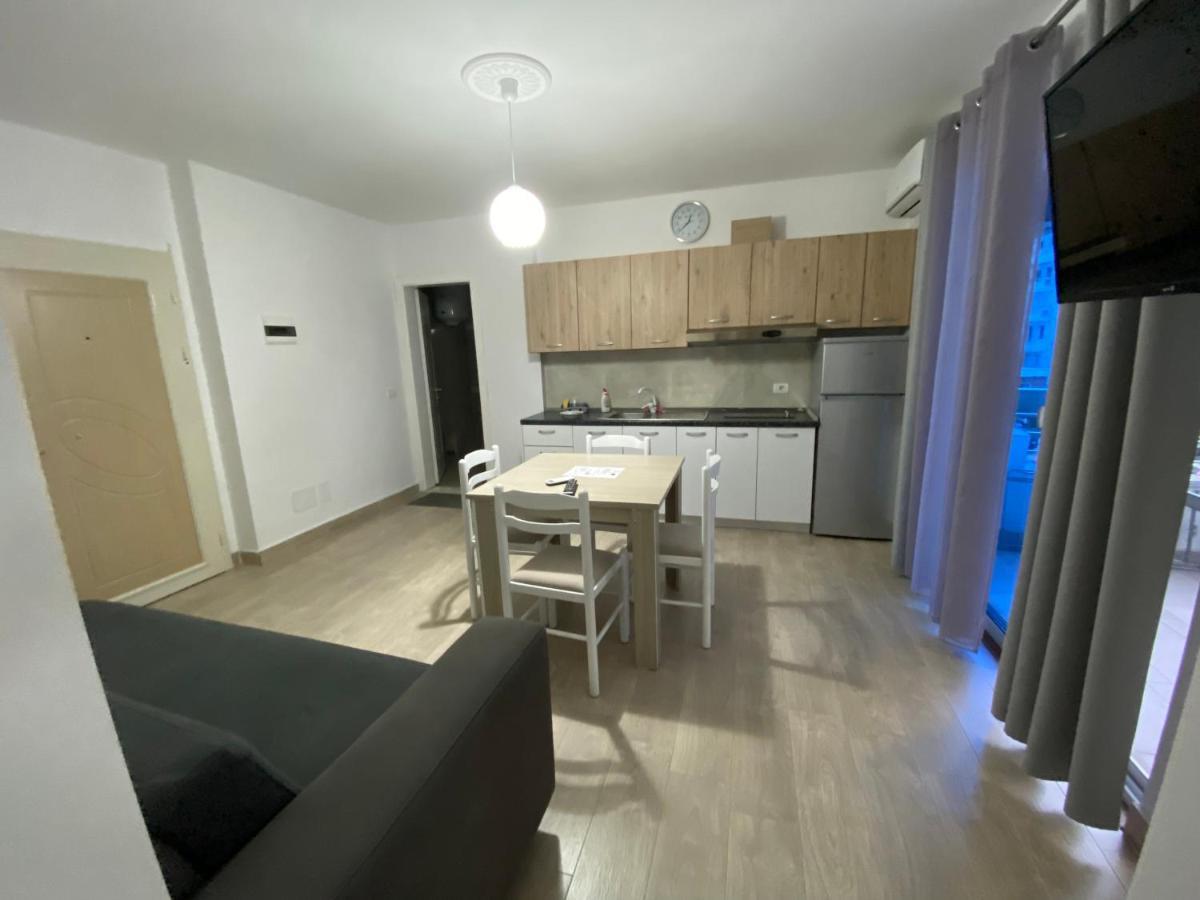 Best Summer Apartment Golem  Eksteriør billede