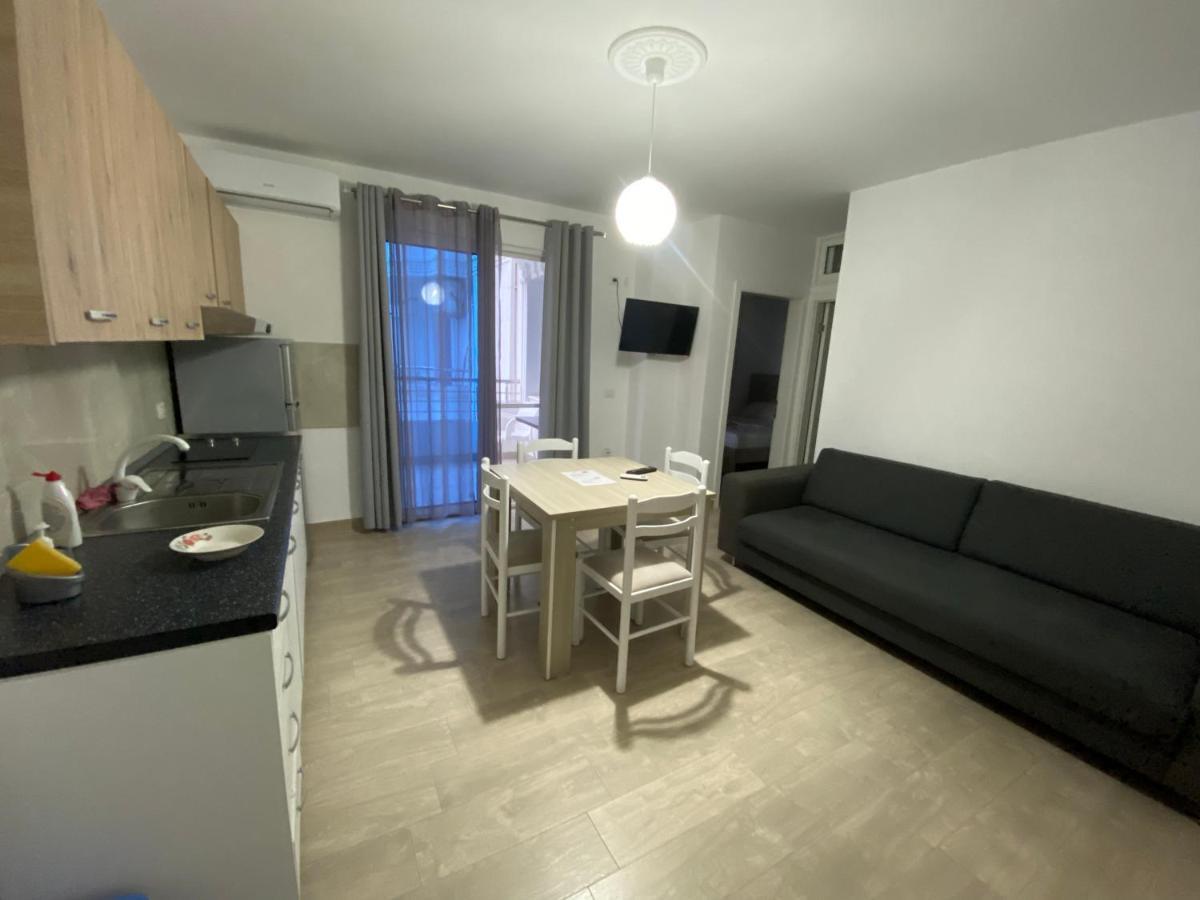 Best Summer Apartment Golem  Eksteriør billede