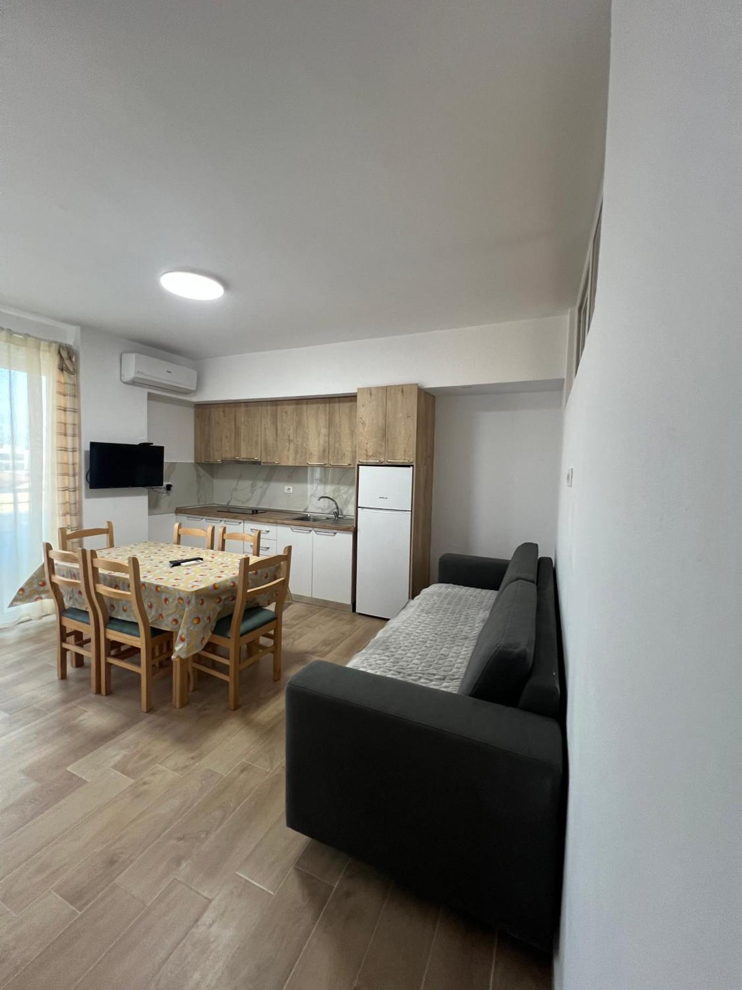 Best Summer Apartment Golem  Eksteriør billede